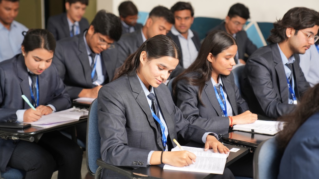 Career Counselling for 12th Pass Students at Best BBA college in jaipur